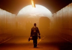 致所有在危難中“逆行”的背影