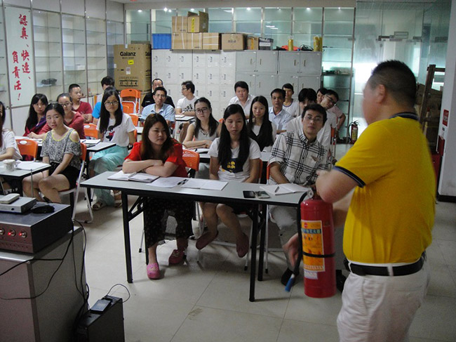 裕滿環(huán)保清洗劑安全科主任